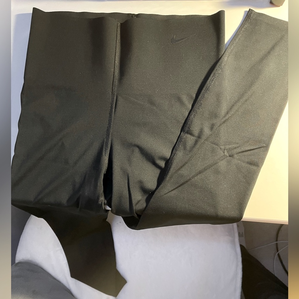 Nike dry-fit leggings